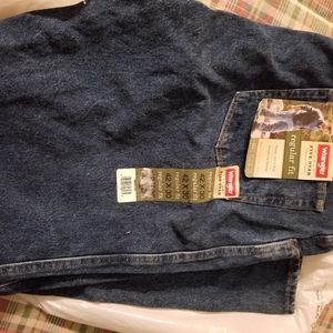 Mens wrangler regular fit Jean's brand new 42x30
